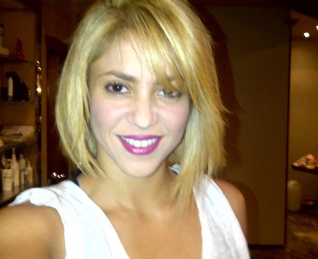 Shakira on Twitter with short hair
