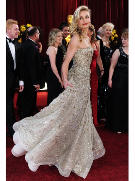 Cameron Diaz in Oscar de la Renta - 15 Of The Most Iconic Oscar Dresses ...